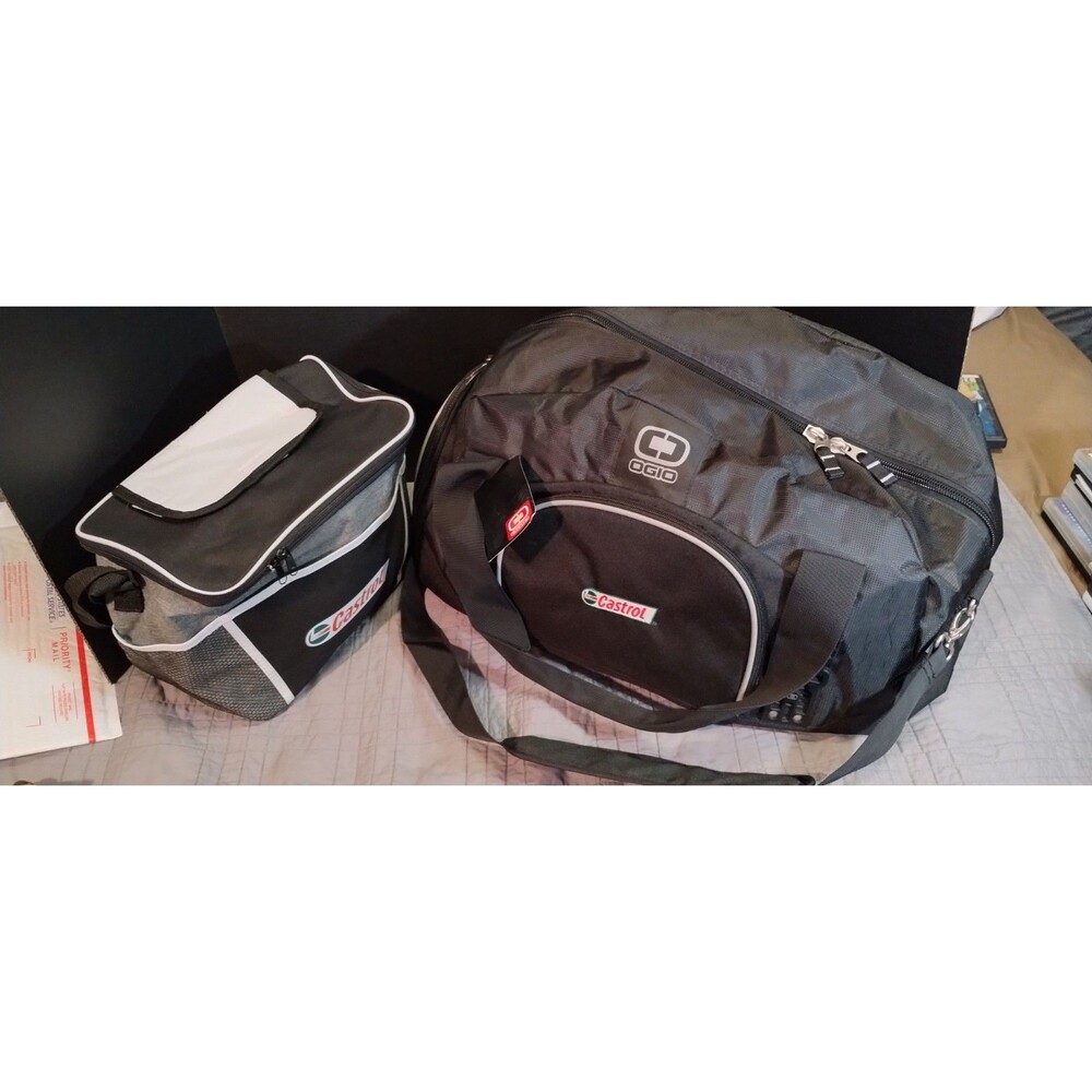 OGIO Black Nylon Duffle Bags Lot of 2 19-22in Zipper Shoulder Straps